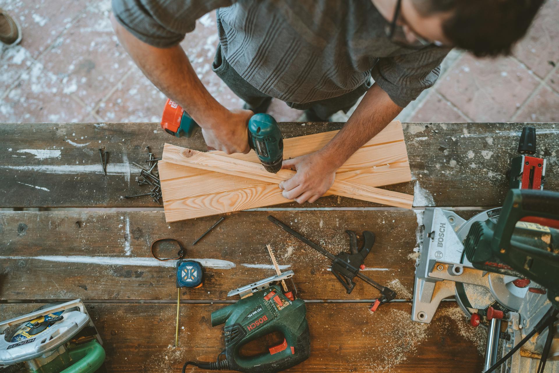 Professional handyman services background